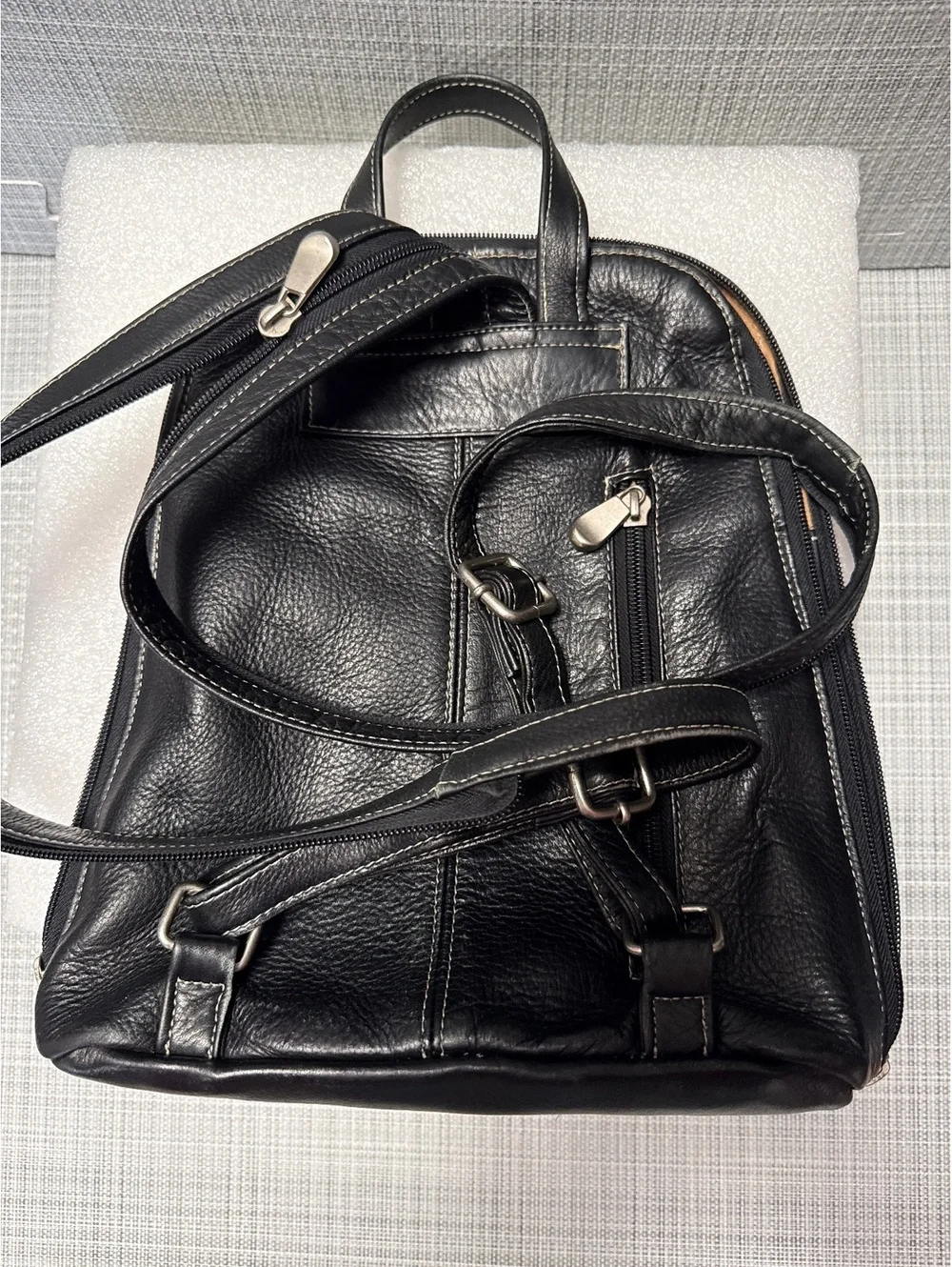 Le Donne Black Leather Backpack – Genuine Leather Multi-Pocket Bag